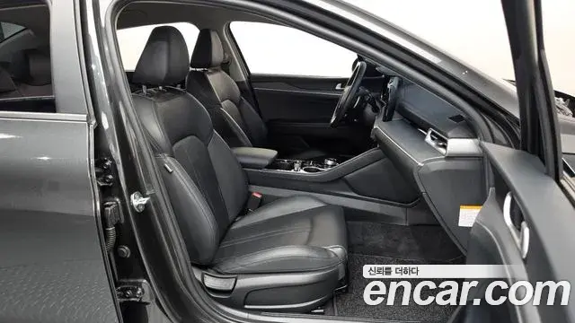 Kia K5 2021 — Şəkil 27/32