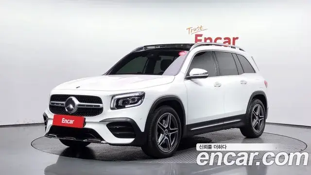 Mercedes-Benz GLB-Class 2021 — Фото 10/20