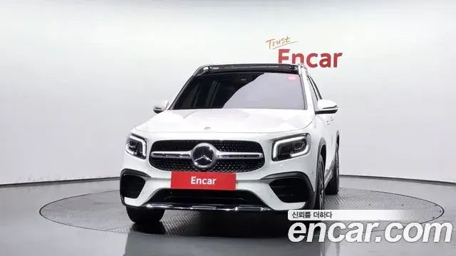 Mercedes-Benz GLB-Class 2021 — Фото 2/20