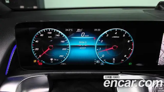 Mercedes-Benz GLB-Class 2021 — Фото 7/20