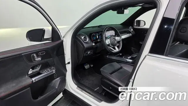Mercedes-Benz GLB-Class 2021 — Фото 9/20