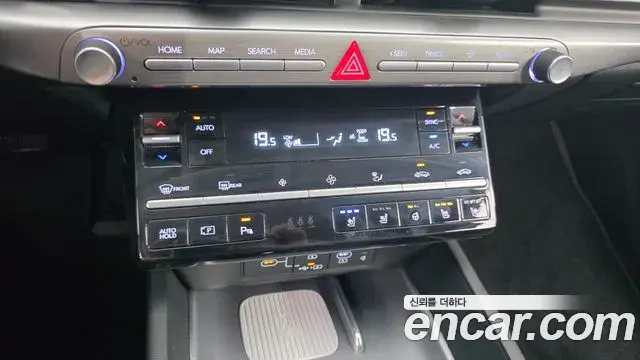 Hyundai Grandeur 2023 — Фото 17/20