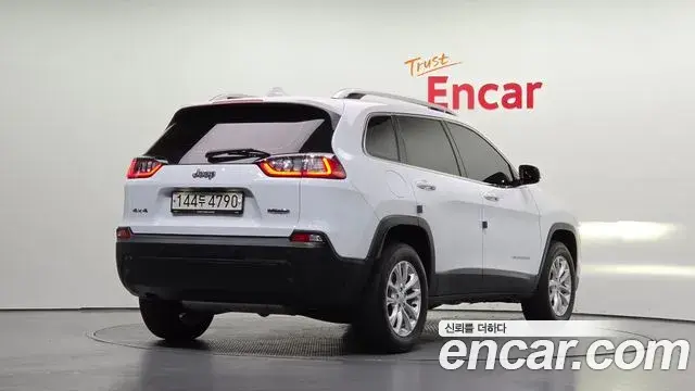 Jeep Cherokee 2019 — Photo 2/20