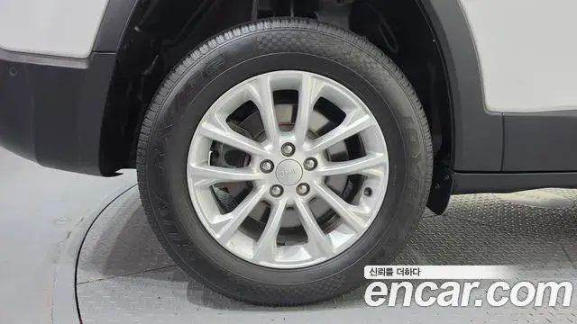 Jeep Cherokee 2019 — Photo 5/20