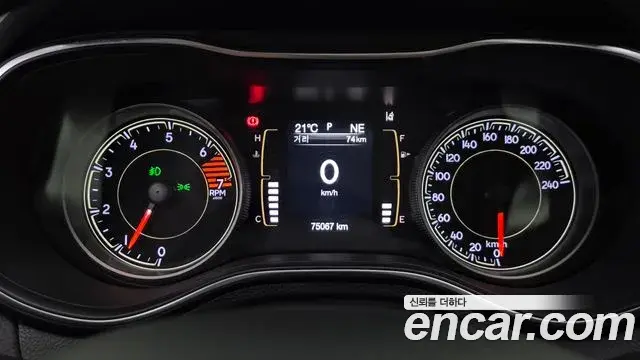 Jeep Cherokee 2019 — Photo 8/20