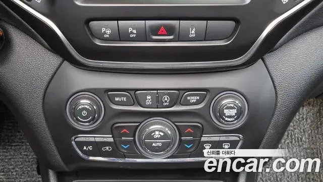Jeep Cherokee 2019 — Photo 17/20
