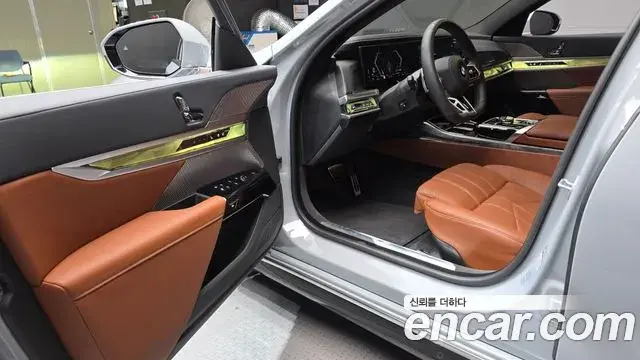 BMW 7 Series 2025 — Фото 10/20
