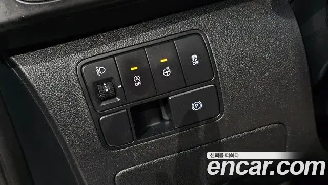 Hyundai Staria 2022 — Фото 18/20