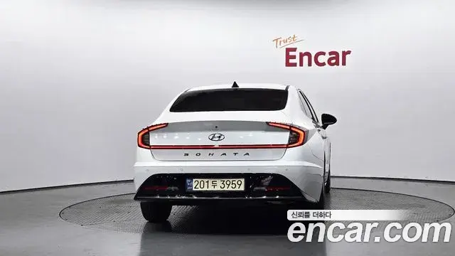 Hyundai Sonata 2022 — Фото 4/20