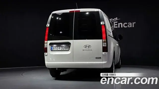 Hyundai Staria 2025 — Фото 3/20