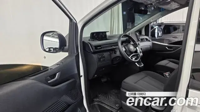 Hyundai Staria 2025 — Фото 9/20