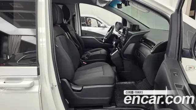 Hyundai Staria 2025 — Фото 11/20