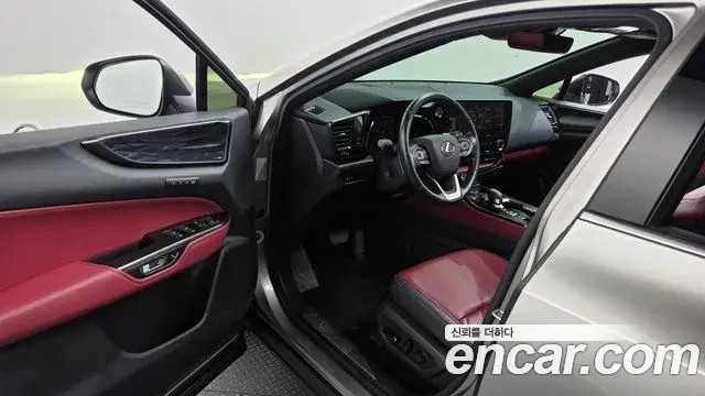 Lexus NX350h 2023 — ფოტო 32/34