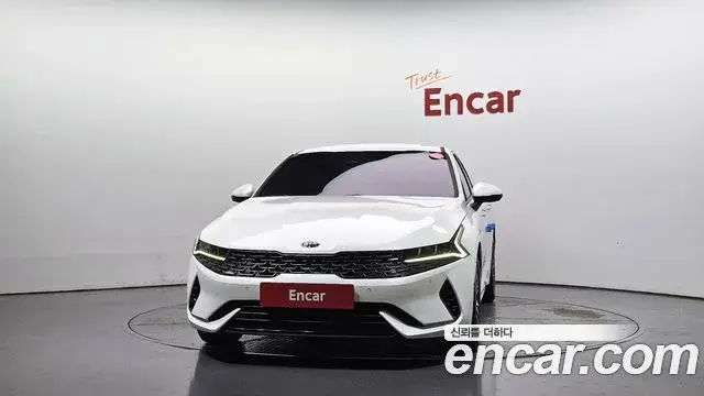 Kia K5 2020 — ფოტო 2/20