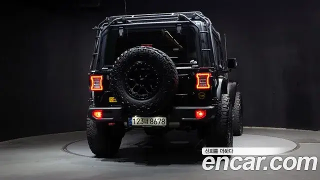 Jeep Wrangler 2021 — Фото 4/20