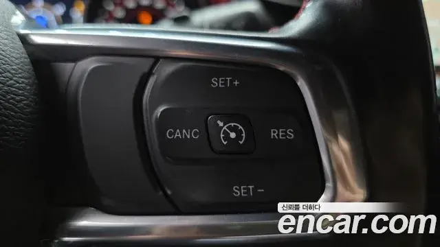 Jeep Wrangler 2021 — Фото 18/20