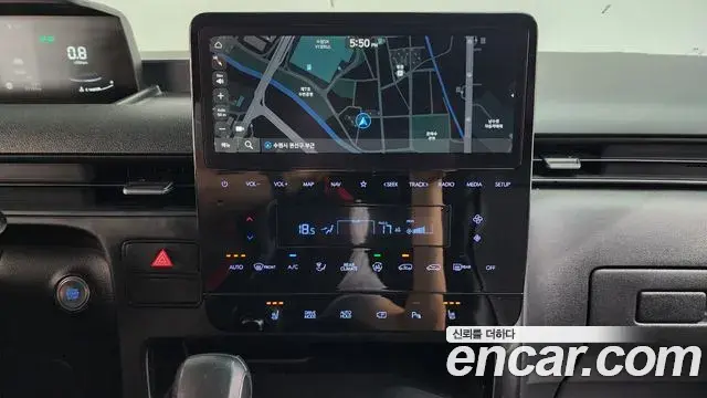 Hyundai Staria 2024 — Фото 12/20