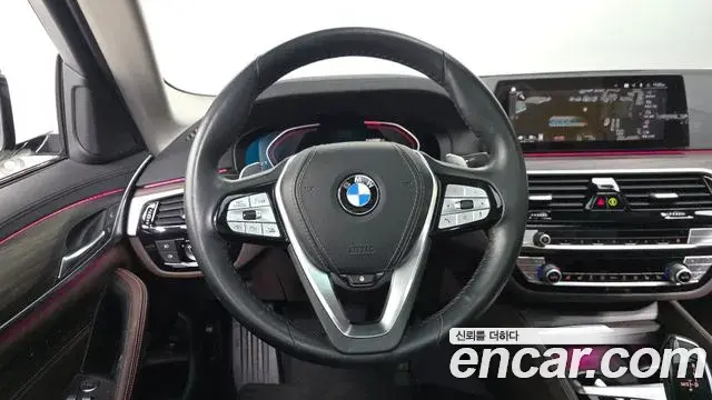 BMW 5 Series 2020 — Фото 13/20