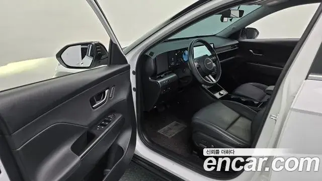 Hyundai Kona 2023 — Фото 10/20