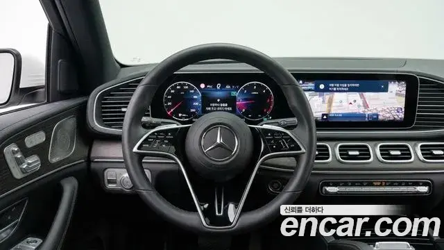 Mercedes-Benz GLE-Class 2026 — Фото 11/12