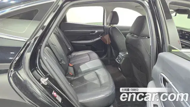 Hyundai Sonata 2022 — Фото 17/20