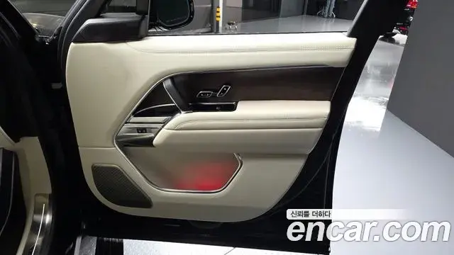 Land Rover Range Rover 2023 — Şəkil 36/39