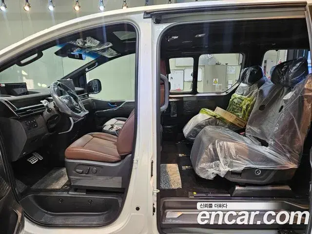 Hyundai Staria 2026 — Photo 6/20