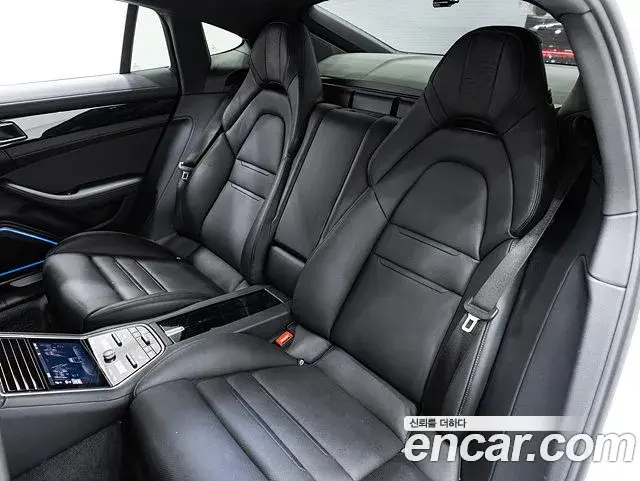 Porsche Panamera 2019 — Фото 15/19