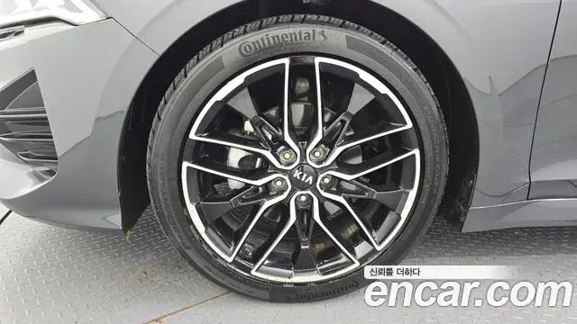Kia K5 2020 — Şəkil 20/32