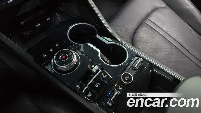 Kia K5 2020 — Şəkil 18/32