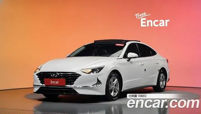 Hyundai Sonata 2019 — Фото 1/20