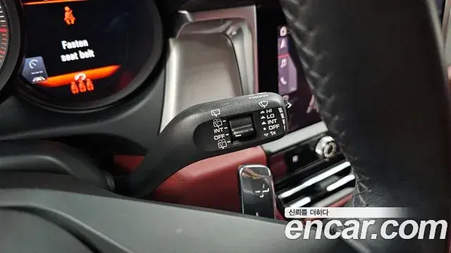 Porsche Macan 2022 — Şəkil 23/32
