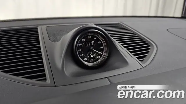 Porsche Macan 2022 — Şəkil 9/32