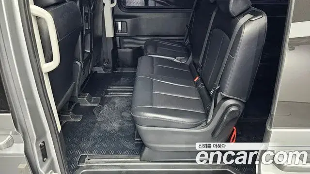 Hyundai Staria 2023 — Фото 13/20