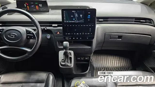Hyundai Staria 2023 — Фото 17/20