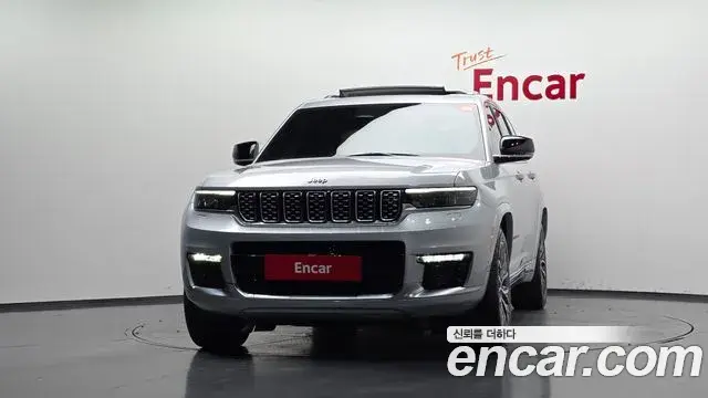 Jeep Grand Cherokee 2021 — Фото 3/20
