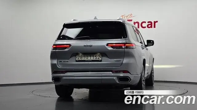 Jeep Grand Cherokee 2021 — Фото 4/20