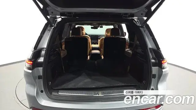 Jeep Grand Cherokee 2021 — Фото 20/20