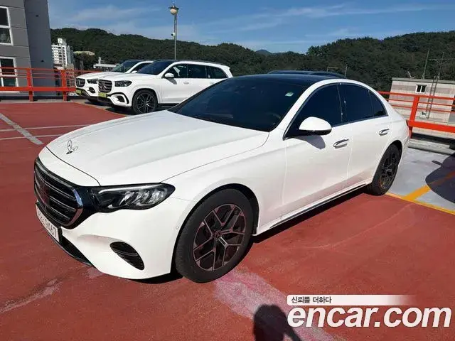 Mercedes-Benz E-Class 2026 — Şəkil 1/4