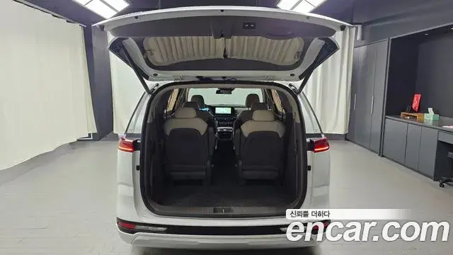 Kia Carnival 2022 — Фото 16/20