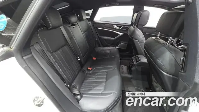 Audi A7 2021 — Фото 12/20