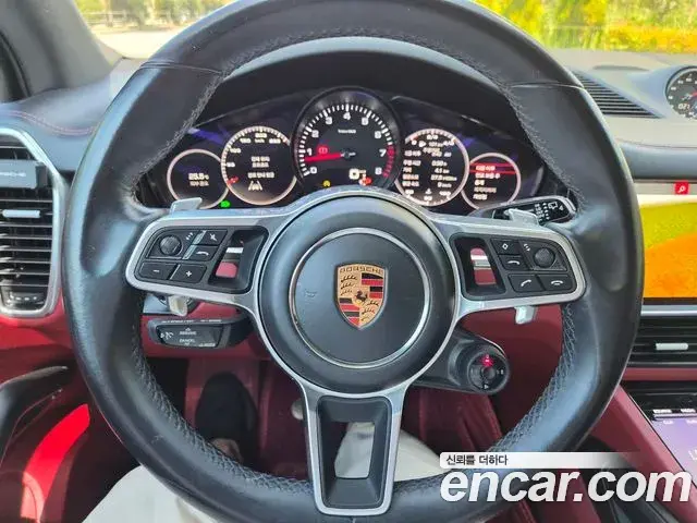 Porsche Cayenne 2020 — Фото 11/19