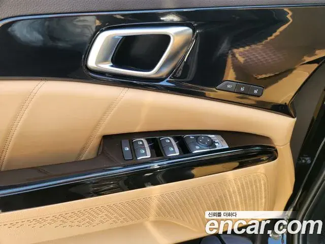 Kia Carnival 2021 — Фото 13/20