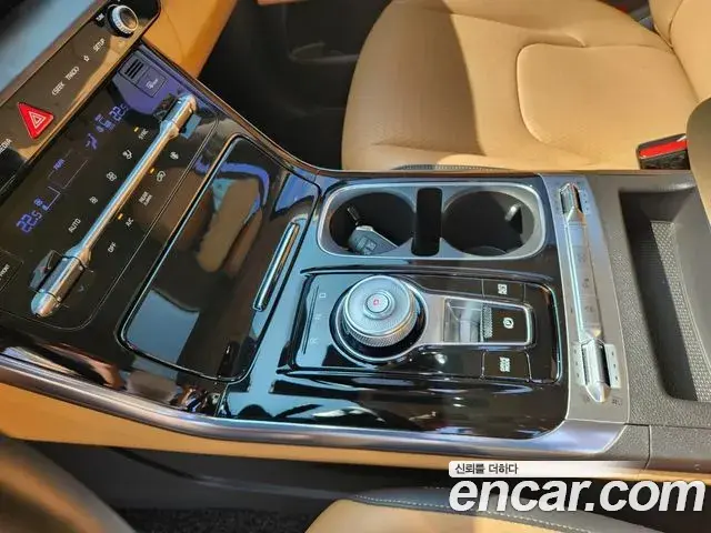 Kia Carnival 2021 — Фото 16/20