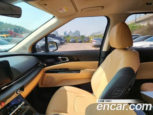 Kia Carnival 2021 — Фото 18/20