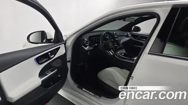 Mercedes-Benz C-Class 2025 — Фото 10/20