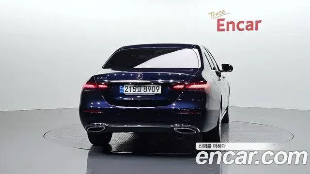 Mercedes-Benz E-Class 2021 — Фото 4/20