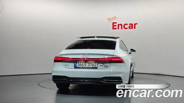 Audi A7 2021 — Фото 4/20
