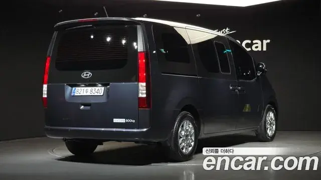 Hyundai Staria 2024 — Фото 2/20