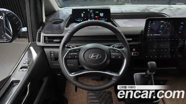 Hyundai Staria 2024 — Фото 13/20